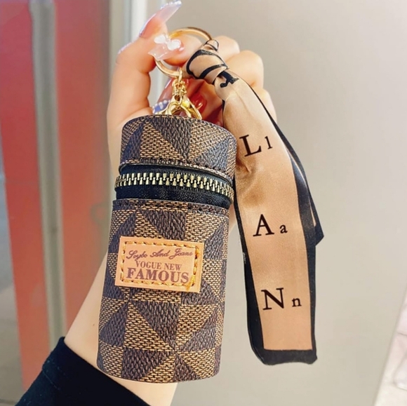 Luxury Leather Lipstick Organizer - 1.9"W x 1.9"L x 3.8"H - Picture 5 of 9